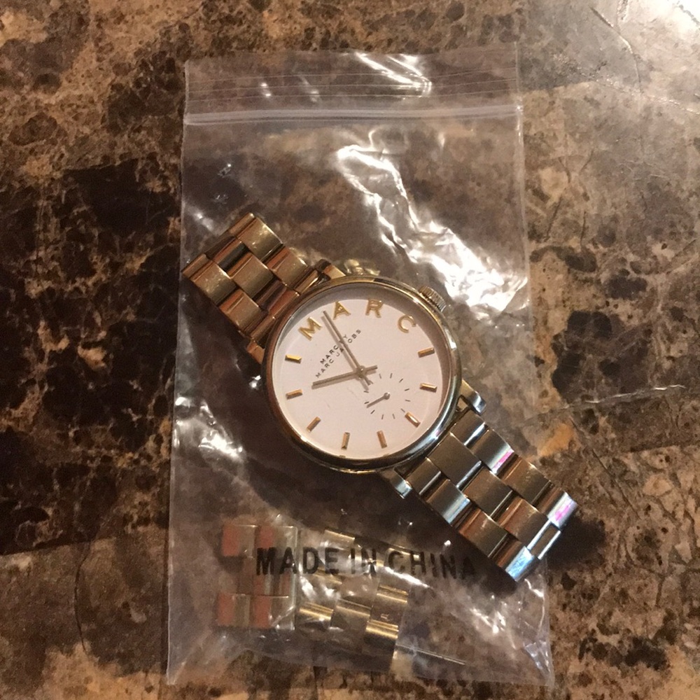 Marc jacobs gold watch